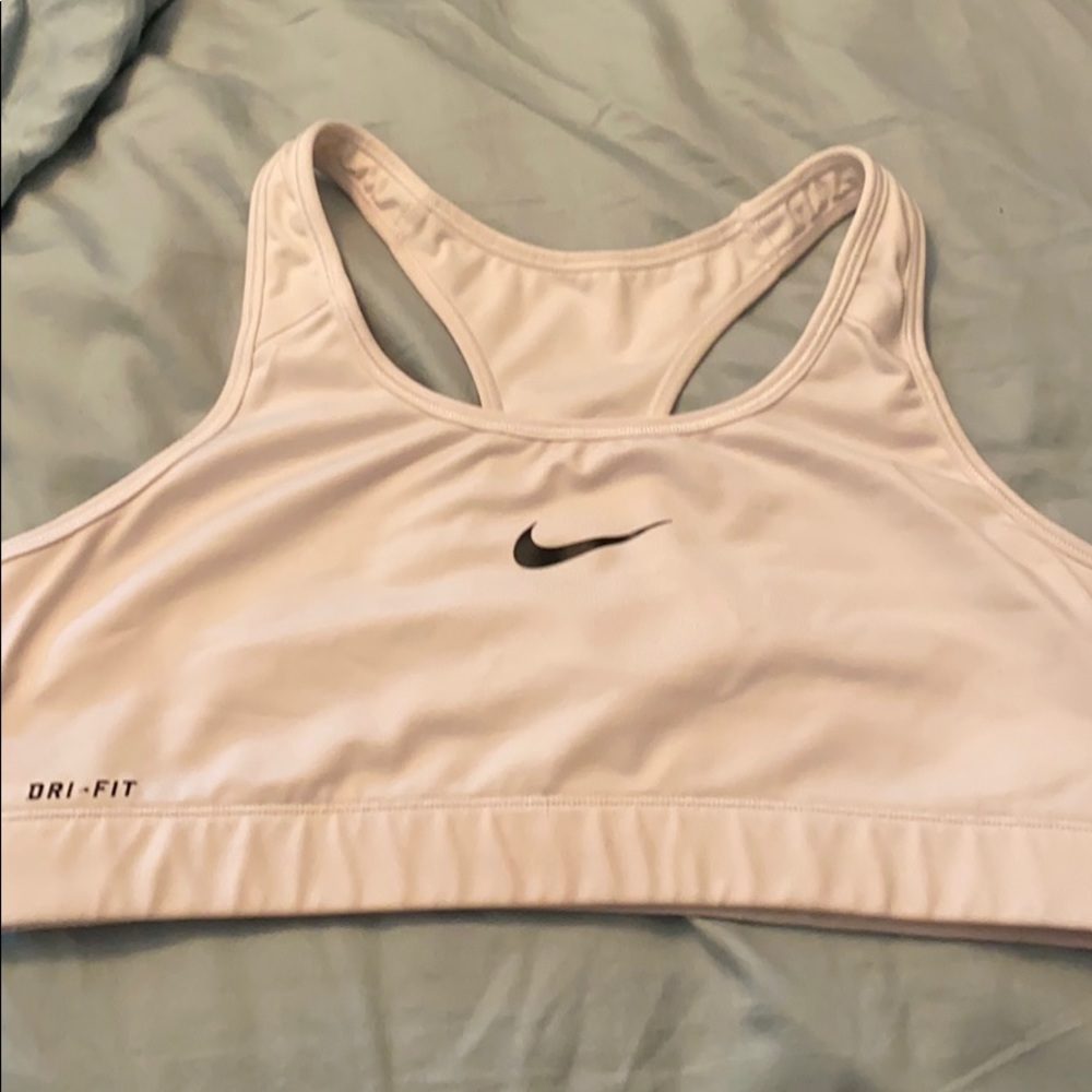 Nike sports bra size L